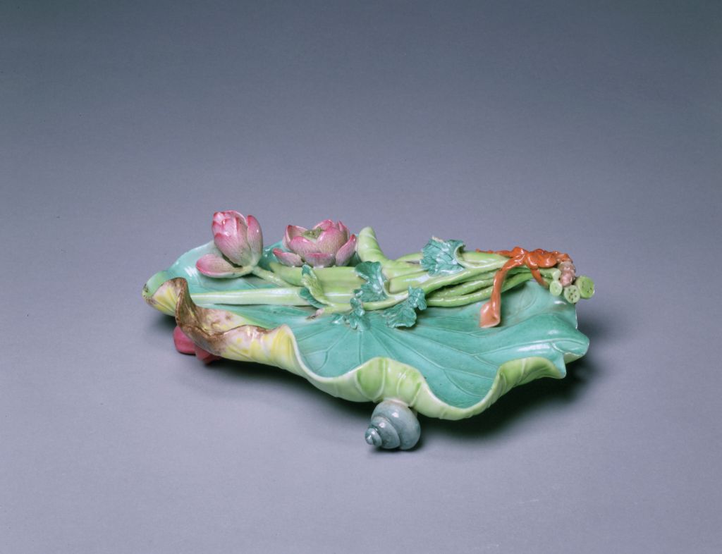 图片[1]-Pink carved citron plate inlaid with lotus leaves-China Archive